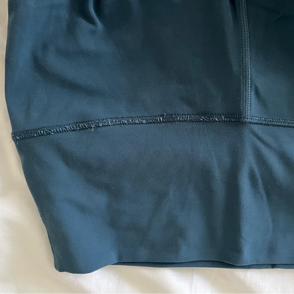 Lululemon Leggings Size 8, Blue - Picture 4 of 4